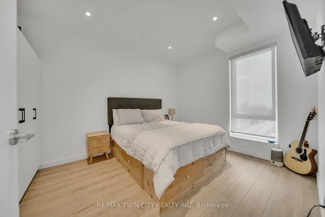 Additional image 18 of 741 King St Unit 906