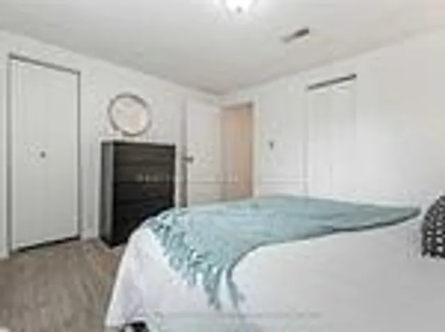 Additional image 11 of 164 Jansen Ave