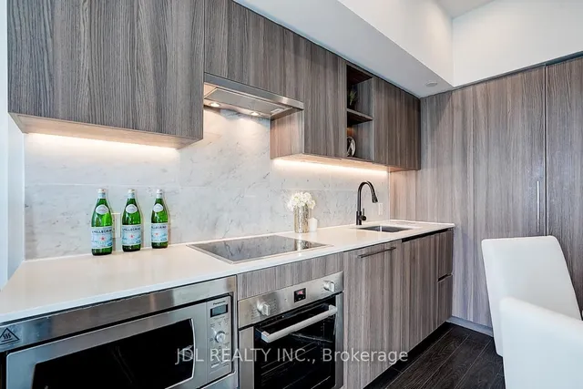 Additional image 14 of 19 Bathurst St Unit 3709