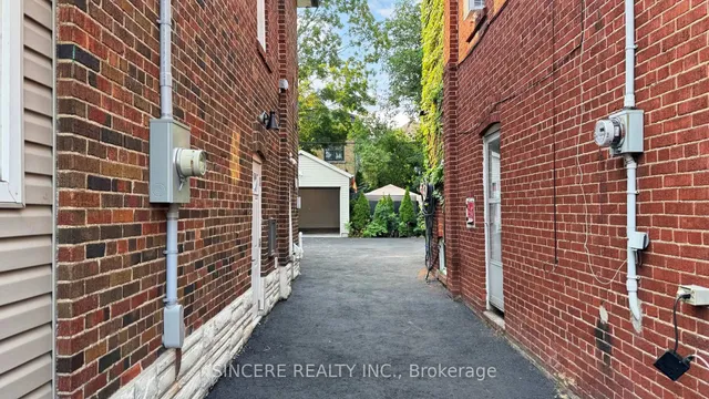 Additional image 46 of 123 Lawrence Ave