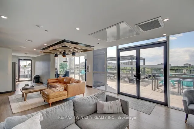 Additional image 33 of 60 Charles St Unit 1805