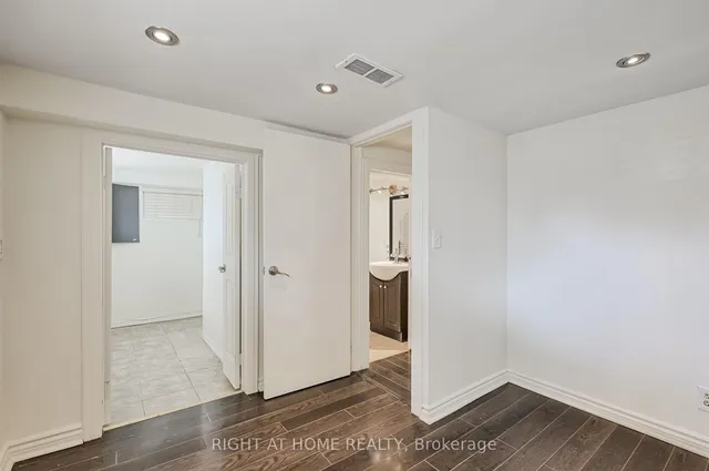 Additional image 16 of 1081 Victoria Park Ave