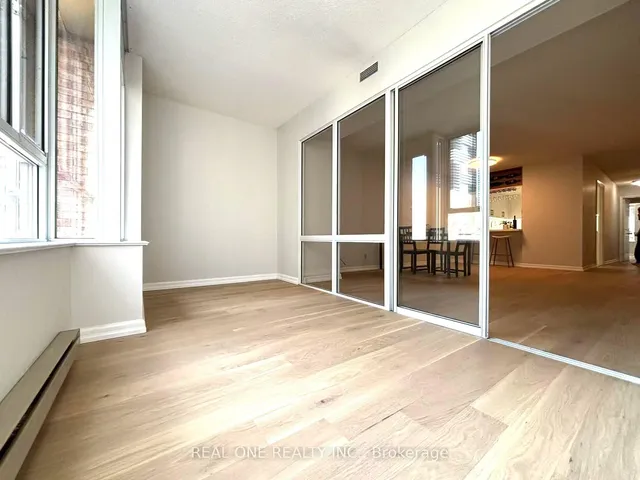 Additional image 18 of 711 Bay St Unit 1012