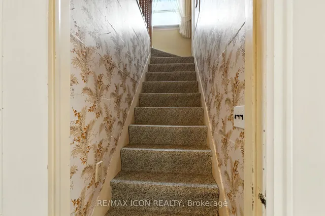 Additional image 20 of 35 Grenville Ave