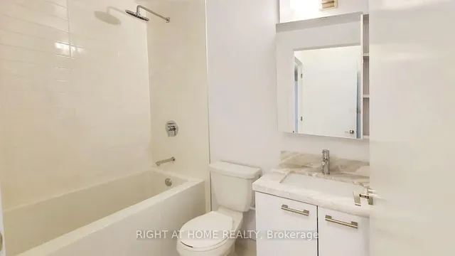 Additional image 10 of 2221 Yonge St Unit 902