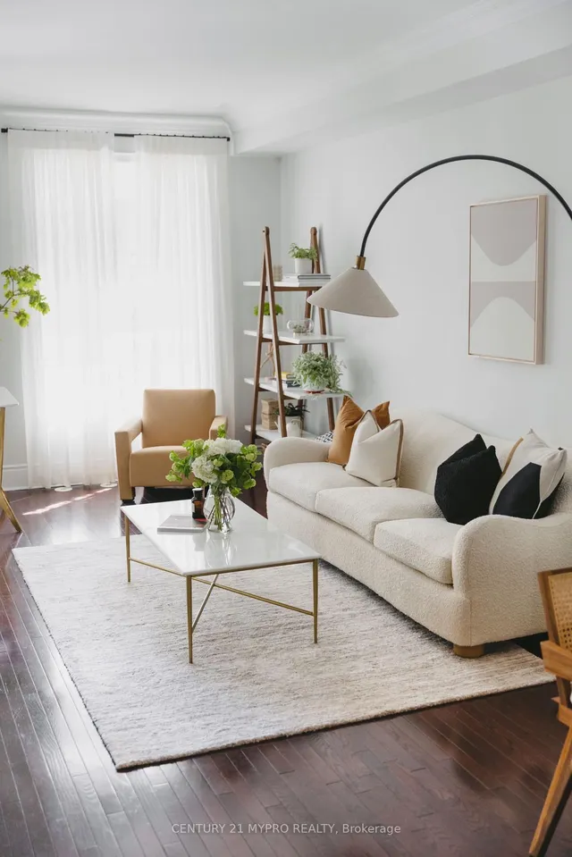 Additional image 2 of 10 Clairtrell Rd