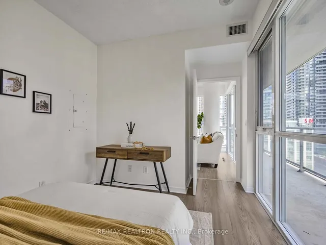 Additional image 21 of 352 Front St Unit 1816