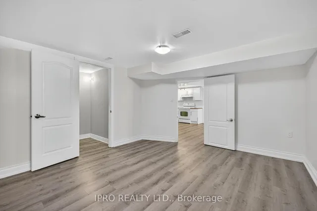 Additional image 32 of 34 Knox Ave