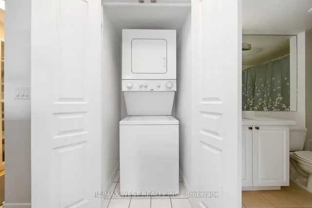 Additional image 9 of 18 Yonge St Unit 710