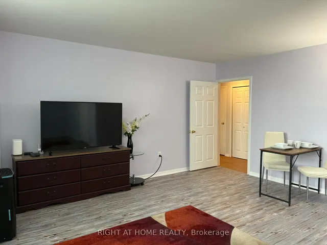 Additional image 6 of 3460 Keele St Unit 201