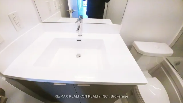 Additional image 8 of 219 Dundas St Unit 1806