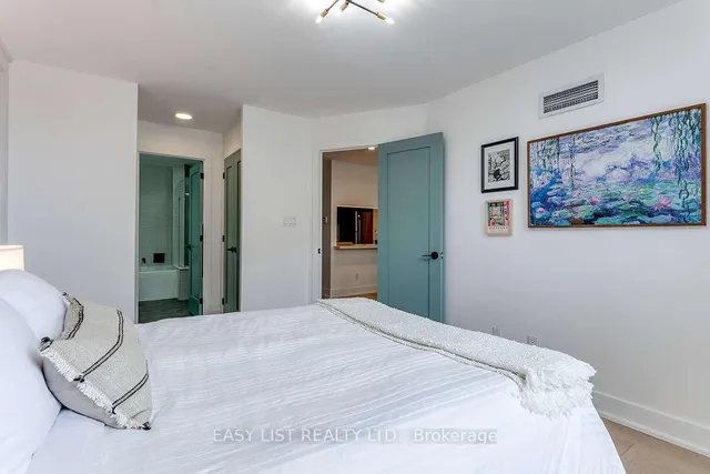 Additional image 15 of 24 Southport St Unit 155