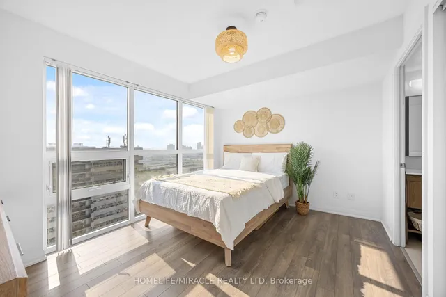 Additional image 17 of 30 Meadowglen Pl Unit 2002