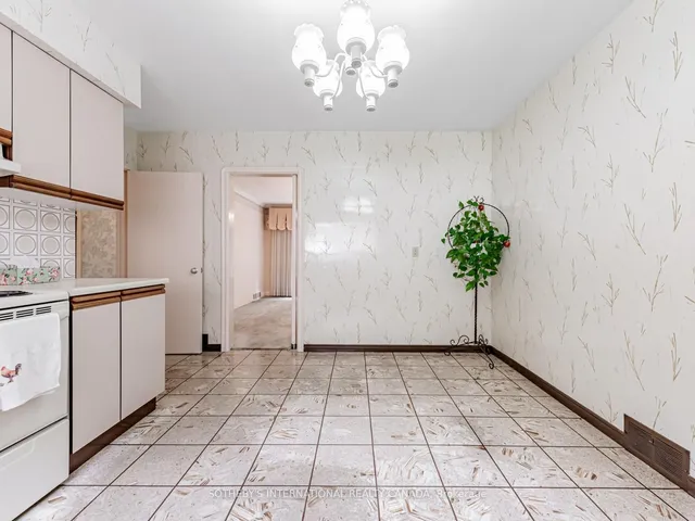 Additional image 22 of 200 Cortleigh Blvd