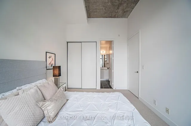 Additional image 10 of 399 Adelaide St Unit 1002