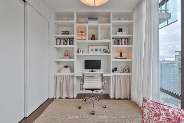 Additional image 14 of 18 Yorkville Ave Unit 3106