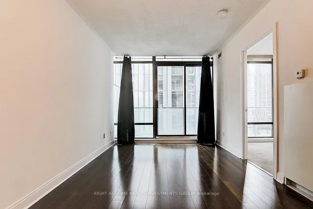 Additional image 10 of 18 Yorkville Ave Unit 704