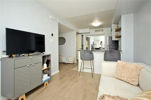 Additional image 15 of 10 Laidlaw St Unit 705