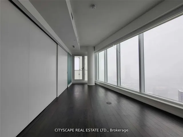 Additional image 4 of 197 Yonge St Unit 1512