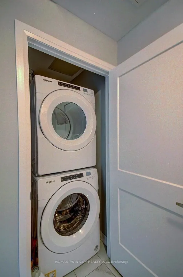 Additional image 15 of 60 Charles St Unit 1805