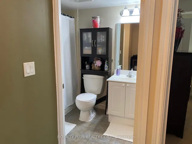 Additional image 8 of 2088 Lawrence Ave Unit 812
