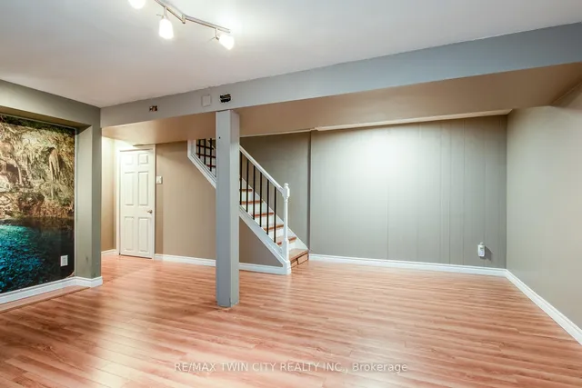 Additional image 31 of 23 Roberts Cres