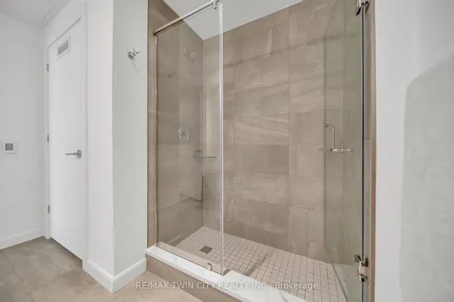 Additional image 21 of 741 King St Unit 906