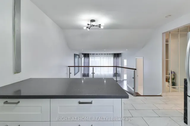 Additional image 17 of 34 Venetian Cres Unit 144