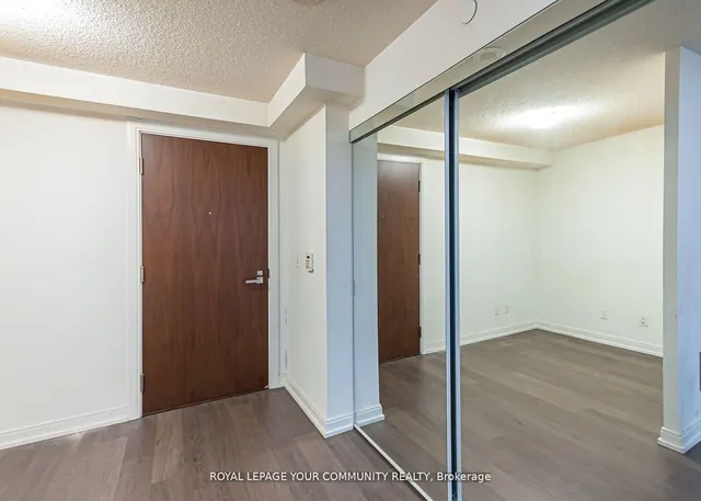 Additional image 23 of 255 Village Green Sq Unit 1310