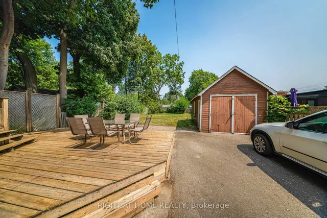 Additional image 40 of 159 ROSEMOUNT Ave