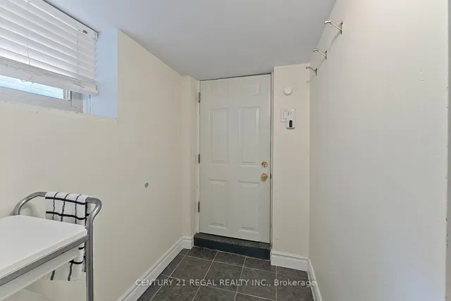 Additional image 30 of 32 Chamberlain Ave