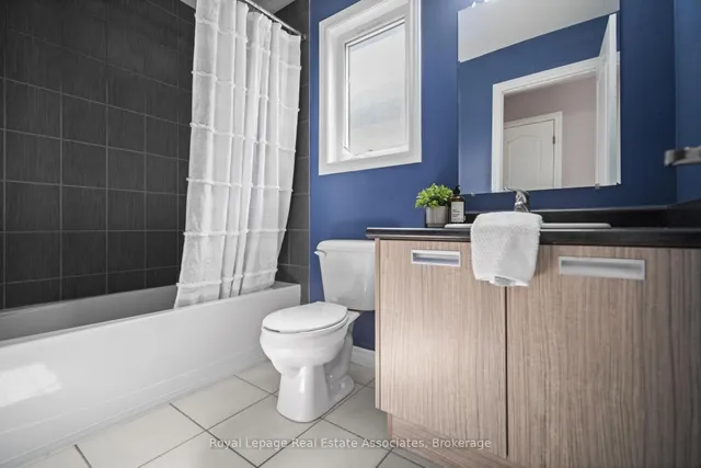 Additional image 33 of 439 Moorlands Cres