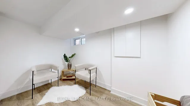 Additional image 29 of 201 Springdale Blvd