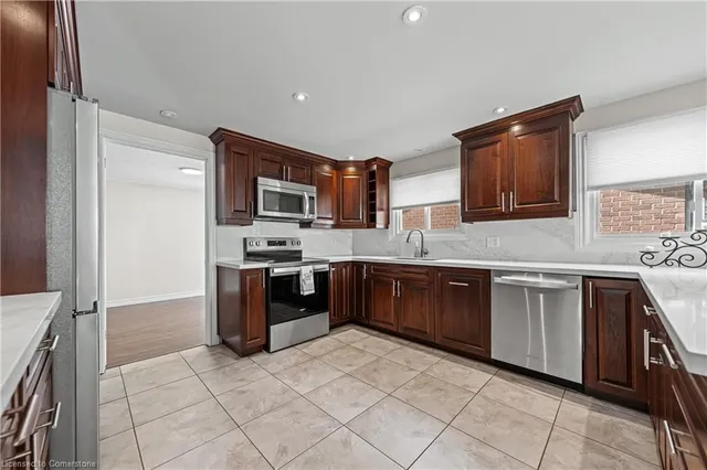 Additional image 15 of 154 Covington Cres