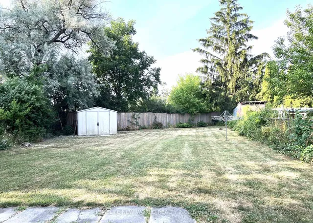 Additional image 26 of 28 Greyhound Dr