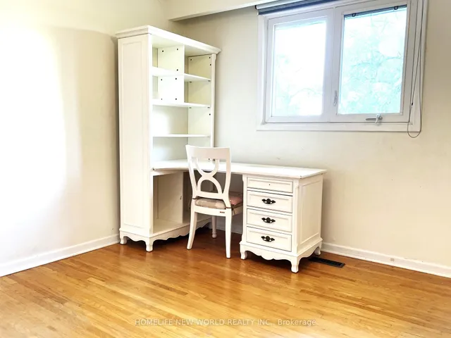 Additional image 12 of 28 Greyhound Dr