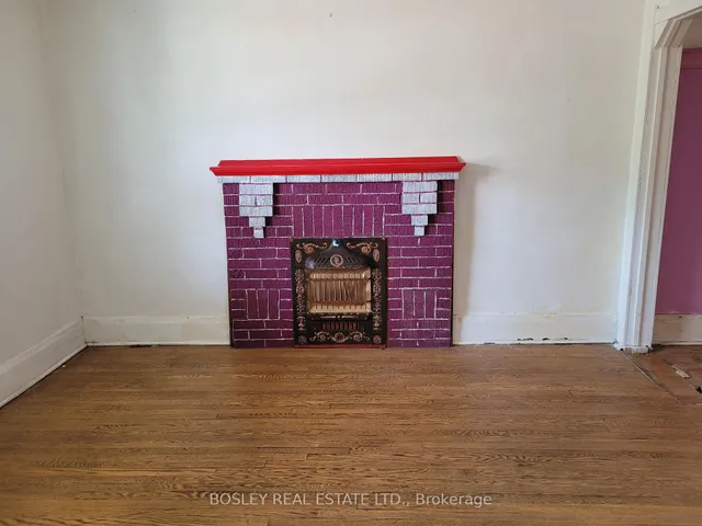 Additional image 3 of 12 Thyra Ave