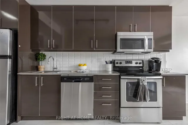 Additional image 19 of 760 The Queensway Unit 410