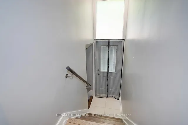 Additional image 40 of 46 Broadleaf Rd