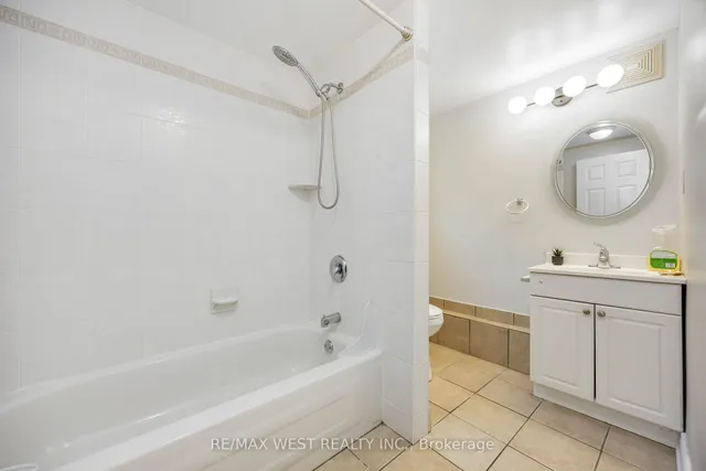 Additional image 34 of 80 Thirty Ninth St