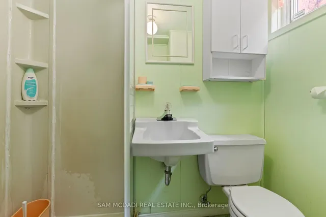 Additional image 40 of 70 Frost St