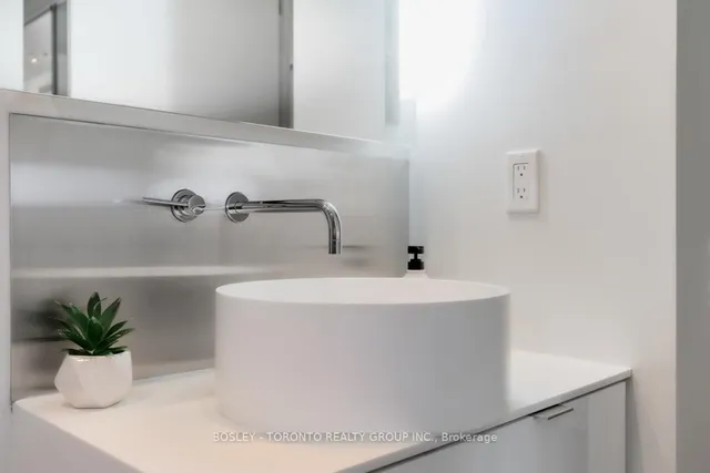 Additional image 33 of 383 Sorauren Ave Unit 308