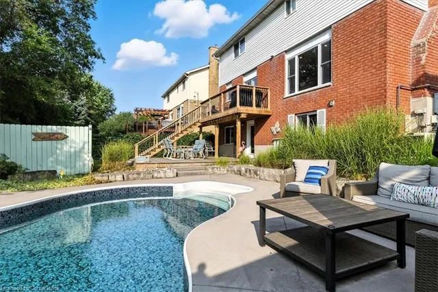 Additional image 35 of 36 Notchwood Crt