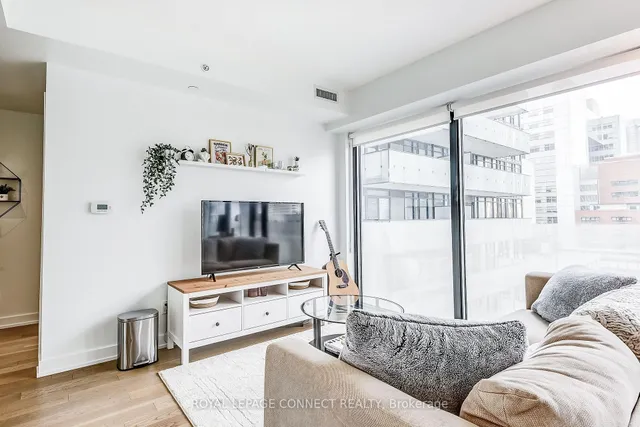 Additional image 12 of 25 Richmond St Unit 902