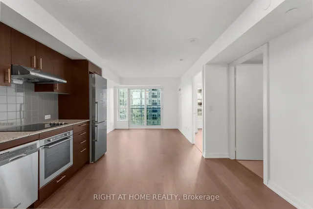 Additional image 8 of 255 Village Green Sq Unit 1501