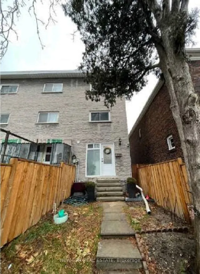 48 Carr St
