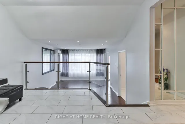 Additional image 18 of 34 Venetian Cres Unit 144