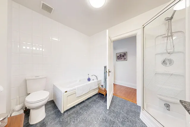 Additional image 24 of 159 ROSEMOUNT Ave