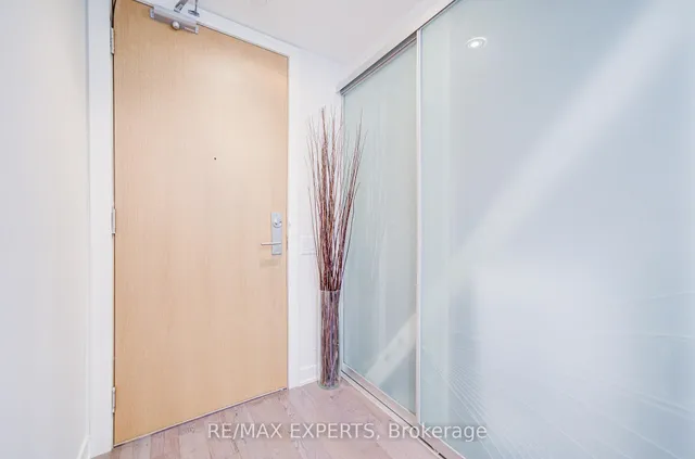 Additional image 9 of 629 King St Unit 1418