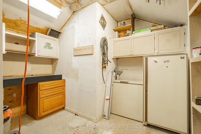 Additional image 48 of 31 Furnival Rd